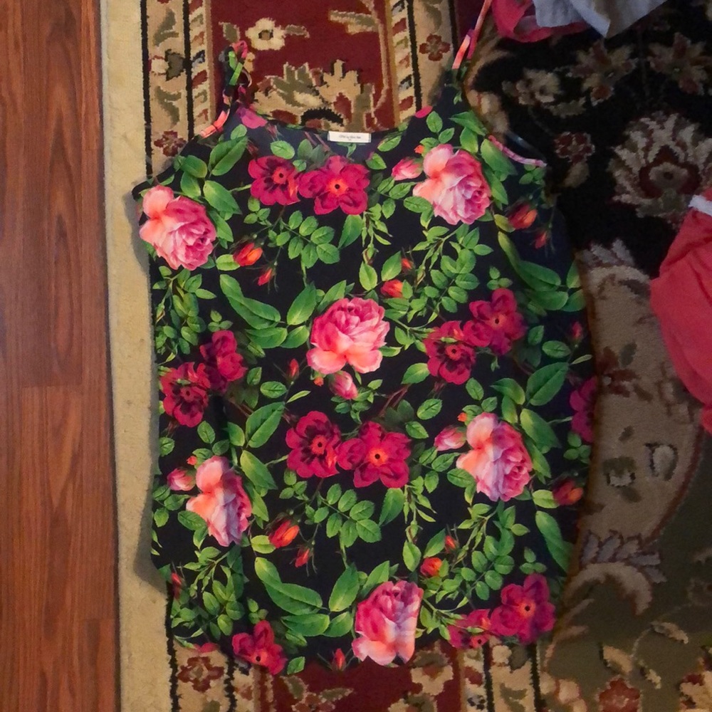 Boutique tank top floral size M